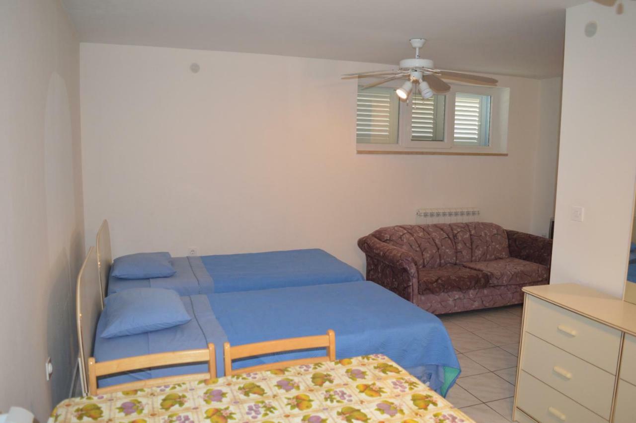 Apartments Charlie Krk Town Exterior photo